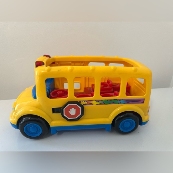 FISHER PRICE YELLOW SCHOOL BUS with Moveable Eyes Tested Works - Picture 2 of 7